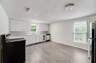 821 Bond St, Fort Worth, TX 76114 - Photo 4
