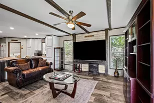 707 Sun Ct, Granbury, TX 76049 - Photo 6