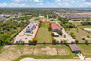 1724 W Henderson St, Cleburne, TX 76033 - Photo 1