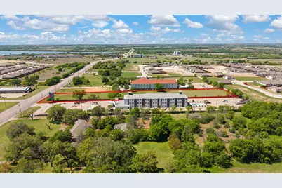 1724 W Henderson Street, Cleburne, TX 76033 - Photo 4