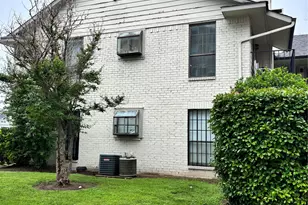 1603 N Garrett Ave, Dallas, TX 75206 - Photo 1