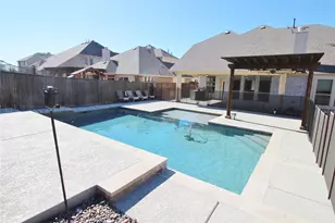 301 Autumn Wood Dr, Mansfield, TX 76063 - Photo 2
