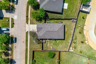 513 Bailer Dr, Crowley, TX 76036 - Photo 2