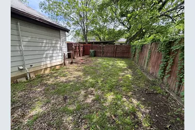 376 W Walters Street, Lewisville, TX 75057 - Photo 18