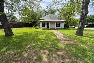 376 W Walters St, Lewisville, TX 75057 - Photo 1