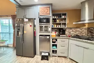 225 California Dr, Glenn Heights, TX 75154 - Photo 10