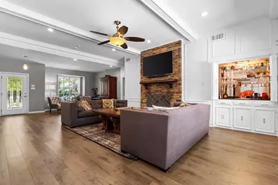 9426 Hillview Drive, Dallas, TX 75231 - Photo 4