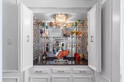 9426 Hillview Drive, Dallas, TX 75231 - Photo 10