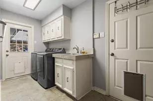 9426 Hill View Dr, Dallas, TX 75231 - Photo 32