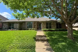 9426 Hill View Dr, Dallas, TX 75231 - Photo 2