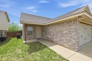 3019 Weave Ct, Granbury, TX 76049 - Photo 2