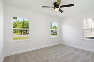 328 W Burton St, Sherman, TX 75092 - Photo 16