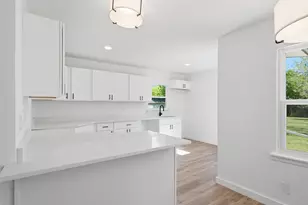 328 W Burton St, Sherman, TX 75092 - Photo 10