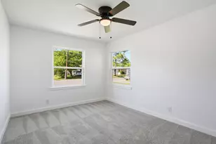 328 W Burton St, Sherman, TX 75092 - Photo 14