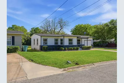 328 W Burton Street, Sherman, TX 75092 - Photo 2