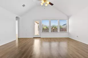 400 Elk Run Dr, Fort Worth, TX 76140 - Photo 12