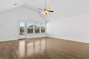 400 Elk Run Dr, Fort Worth, TX 76140 - Photo 10