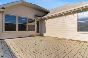 400 Elk Run Dr, Fort Worth, TX 76140 - Photo 32