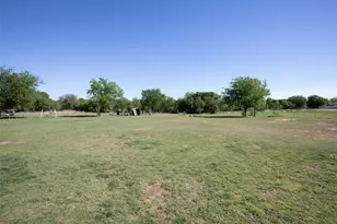 1000 Broadway, Newcastle, TX 76372 - Photo 28