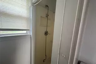 325 N Wood St, Denton, TX 76209 - Photo 14