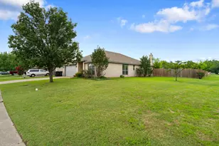 100 Lipan St, Greenville, TX 75402 - Photo 2