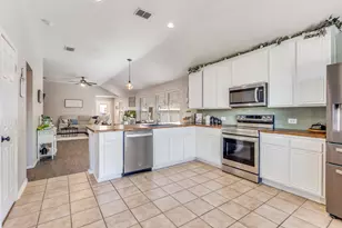 1180 Kachina Ln, Fort Worth, TX 76052 - Photo 10