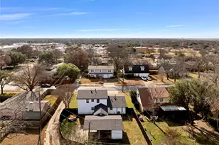 8635 Strathmore Dr, Dallas, TX 75238 - Photo 32