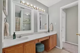 10604 Cobblestone Dr, Benbrook, TX 76126 - Photo 16