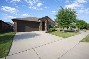 2632 Gains Mill Dr, Fort Worth, TX 76123 - Photo 2