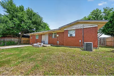 1403 Beacon Hill Drive, Irving, TX 75061 - Photo 26