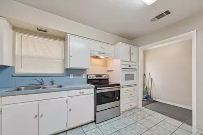 1403 Beacon Hill Drive, Irving, TX 75061 - Photo 6