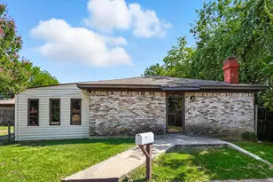 1516 W 7 St, Irving, TX 75060 - Photo 2