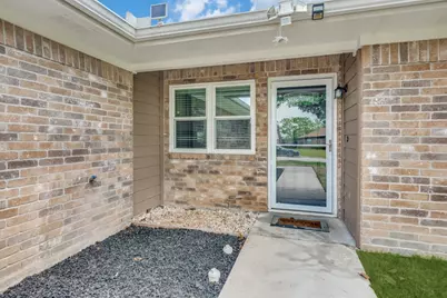 6207 Patriotic Court, Arlington, TX 76002 - Photo 2