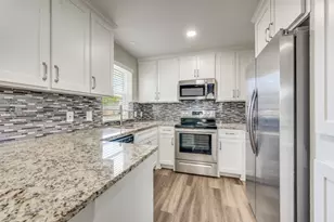 6207 Patriotic Ct, Arlington, TX 76002 - Photo 14