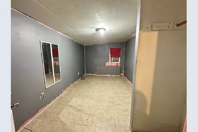 610 W 13th Avenue, Corsicana, TX 75110 - Photo 8