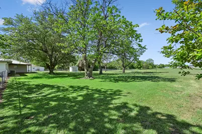913 N Main Street, Springtown, TX 76082 - Photo 22