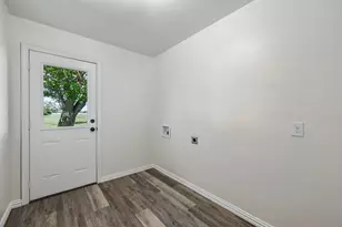 913 N Main St, Springtown, TX 76082 - Photo 20