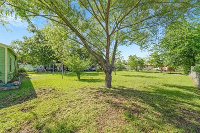 11405 S Blossom Circle, Balch Springs, TX 75180 - Photo 10