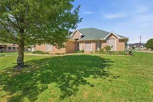 7451 Stonybrooke Dr, North Richland Hills, TX 76182 - Photo 1