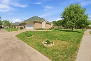7451 Stonybrooke Dr, North Richland Hills, TX 76182 - Photo 8