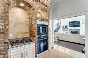 2821 Shadow Dr W, Arlington, TX 76006 - Photo 16