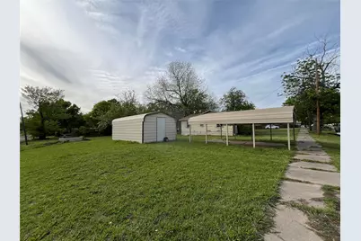 320 S Manson Street, Wolfe City, TX 75496 - Photo 8