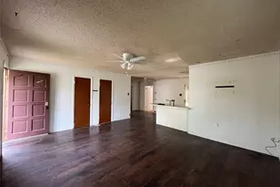 320 S Manson St, Wolfe City, TX 75496 - Photo 12