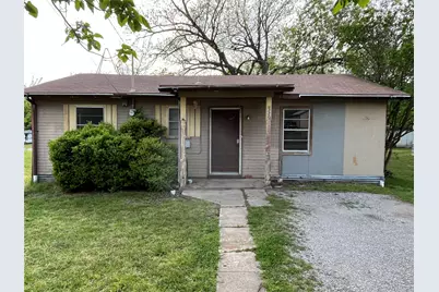 320 S Manson Street, Wolfe City, TX 75496 - Photo 1