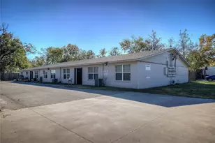 214 Locust St S, Sulphur Springs, TX 75482 - Photo 18