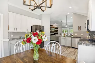 2301 Trickling Creek Dr, Garland, TX 75041 - Photo 2