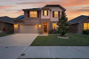 940 Crest Breeze Dr, Fort Worth, TX 76052 - Photo 1