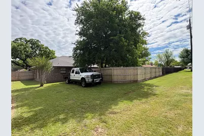 1808 N Cypress Avenue, Stephenville, TX 76401 - Photo 6