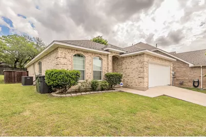 2301 Springmere Drive, Arlington, TX 76012 - Photo 2