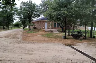 775 Phillips Dr, Azle, TX 76020 - Photo 34